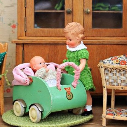 ਗੁੱਡੀਆਂ ਅਤੇ ਗੁੱਡੀਆਂ ਦੇ ਘਰ