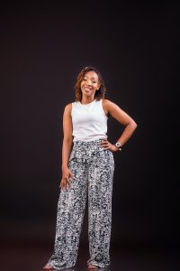 आधुनिक महिला पॅलाझोस