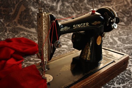 Singer Universal Umbrella Industrial Sewing Machine Full Shuttle Heavy Duty (Black)