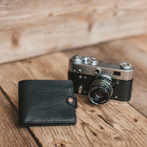 रिगोहिल डोगर ब्लॅक मेन्स लेदर वॉलेट | पुरुषांसाठी लेदर वॉलेट | RFID मेन्स वॉलेट